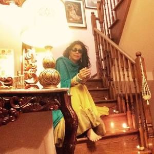 Meet your Posher, Kay